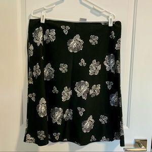 Worthington Black & White Flowered Skirt - Size 16